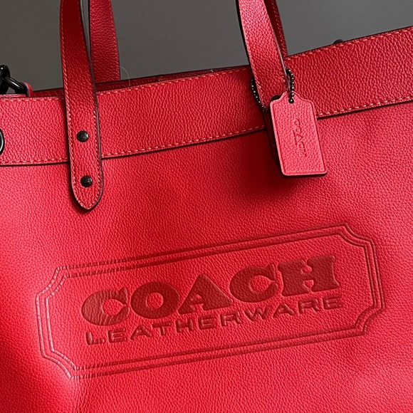 💰SOLD - CE468 - Coach Field Tote 40 with Coach Badge - Picture 2 of 11